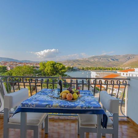 Mime Apartment Split Bagian luar foto