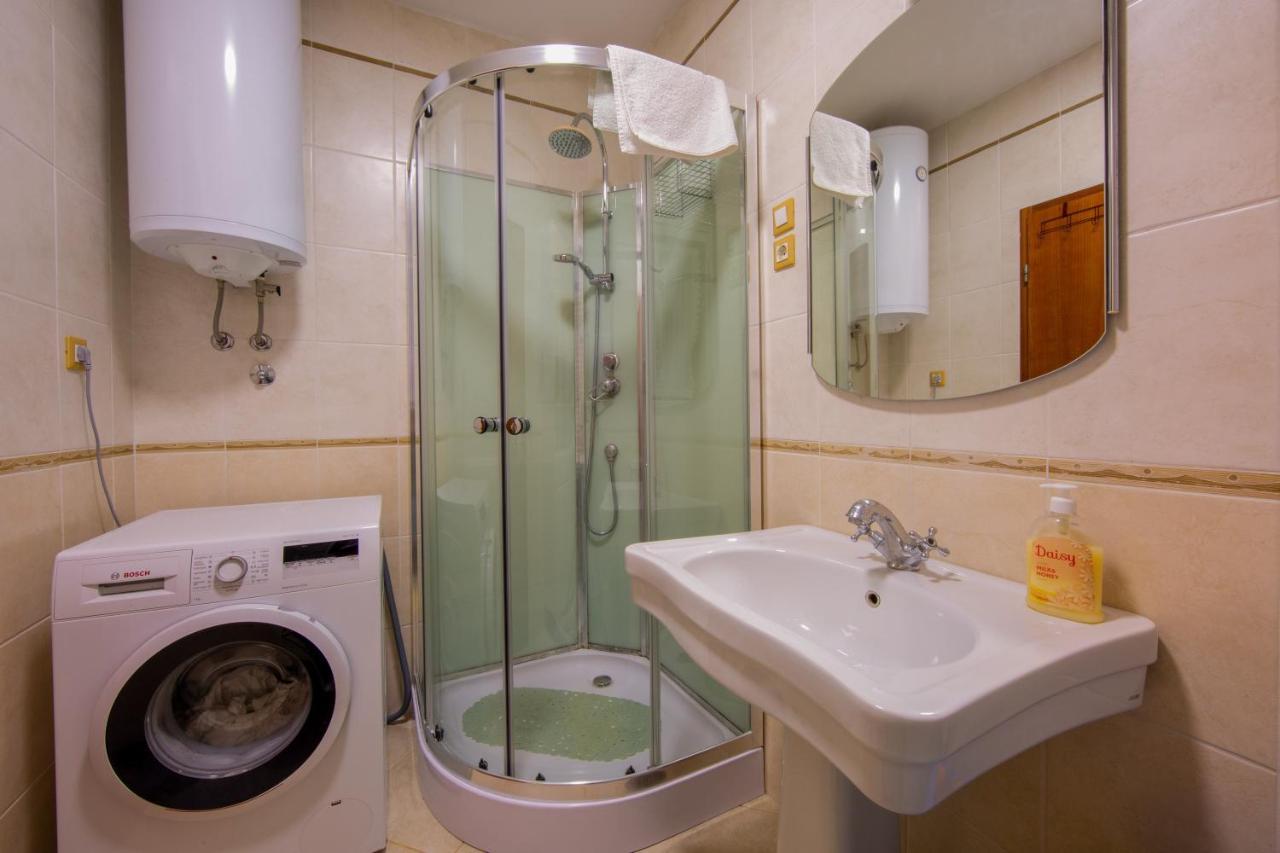 Mime Apartment Split Bagian luar foto