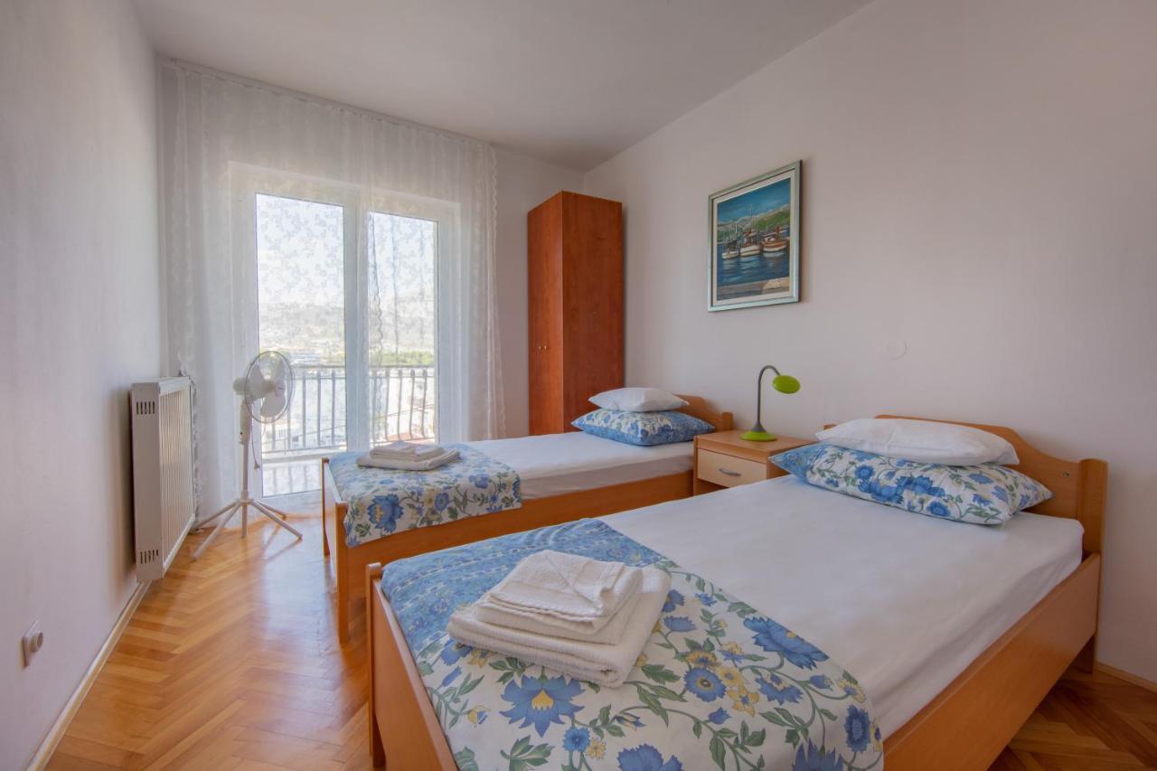 Mime Apartment Split Bagian luar foto